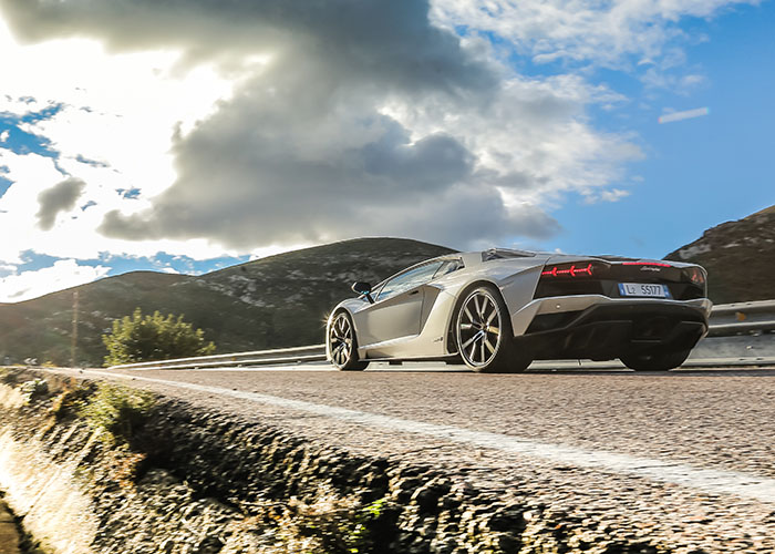 imagen 7 de Lamborghini Aventador S. Lo nuestro es otra cosa.