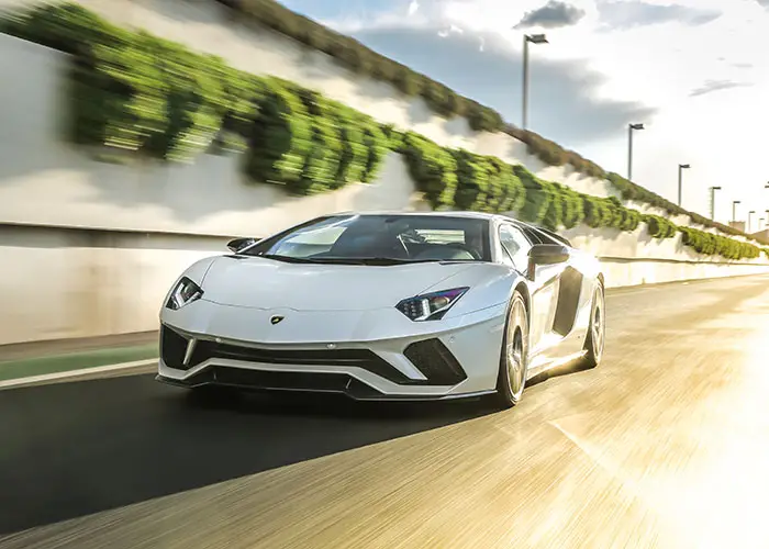 imagen 16 de Lamborghini Aventador S. Lo nuestro es otra cosa.