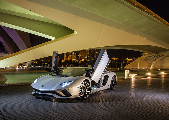 imagen 19 de Lamborghini Aventador S. Lo nuestro es otra cosa.