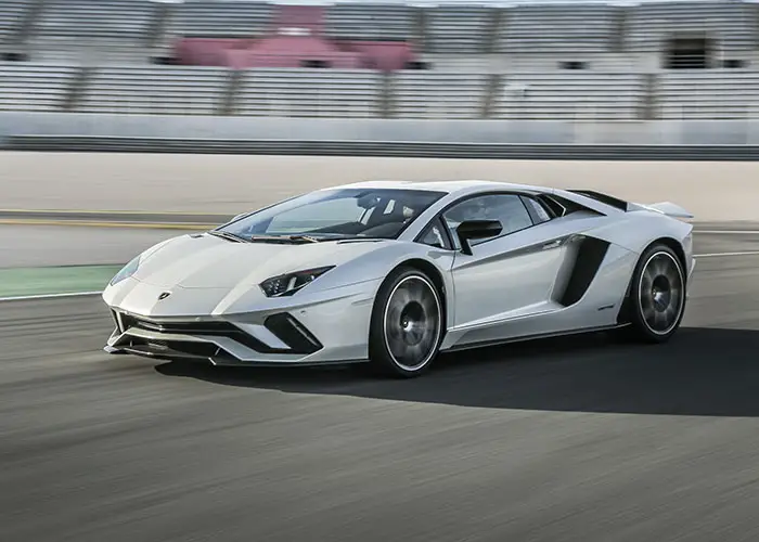 imagen 22 de Lamborghini Aventador S. Lo nuestro es otra cosa.