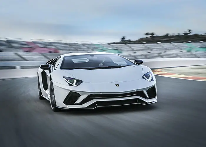 imagen 25 de Lamborghini Aventador S. Lo nuestro es otra cosa.