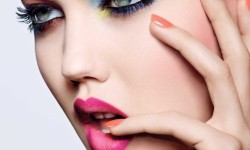 Lindsey Wixson se pinta en color Dior.