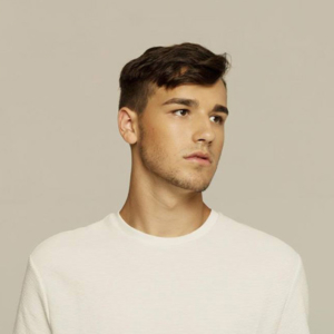 El cantante estadounidense Jacob Whitesides viene a España a presentar su primer LP.