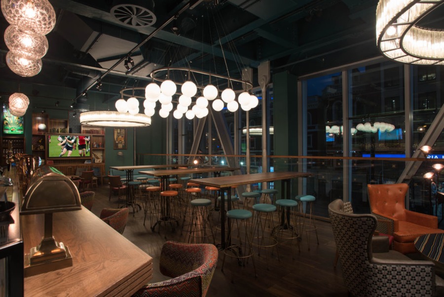 imagen 8 de Greenwood Pub, Restaurant, Sports Lounge: un nuevo restaurante en Londres en el que conviven deporte y glamour.