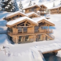 Se vende chalet con spa, sala de cine, bodega… y vistas a los Alpes suizos.