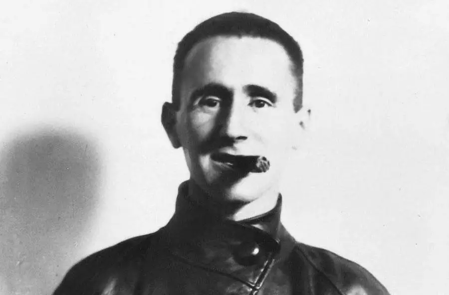 Las revoluciones se producen, generalmente, en los callejones sin salida.