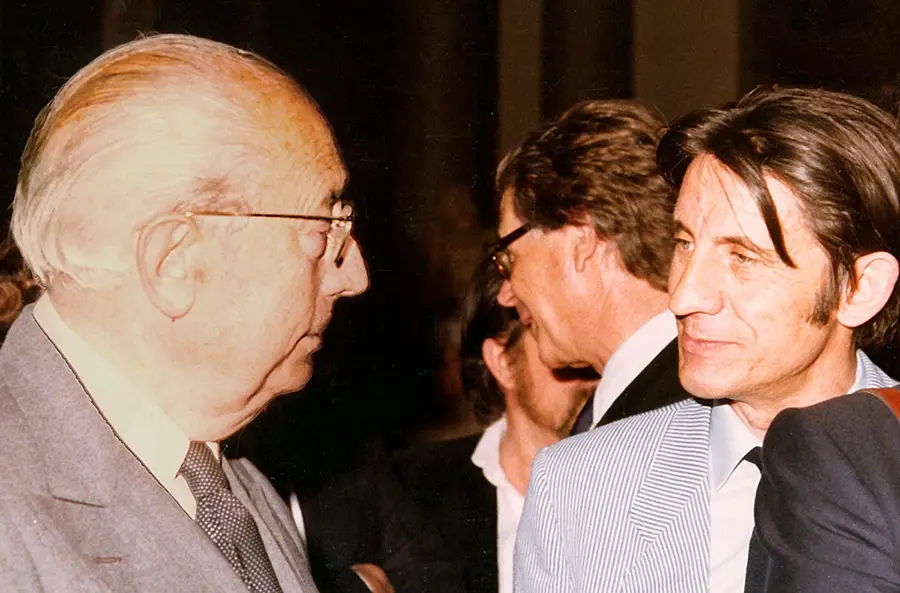 Los bolsillos de los gobernantes deben ser de cristal.