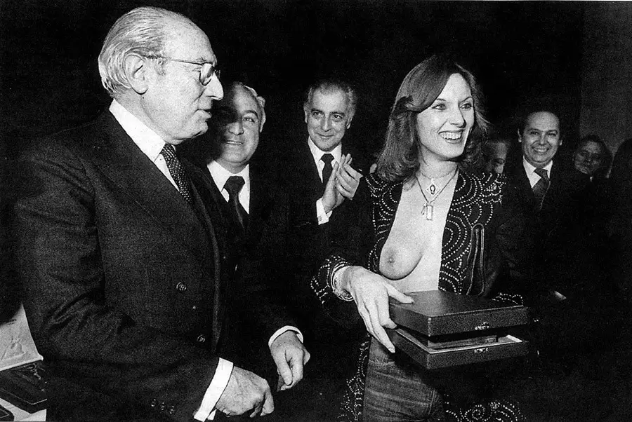 Todos tenemos nuestra casa, que es el hogar privado; y la ciudad, que es el hogar público.