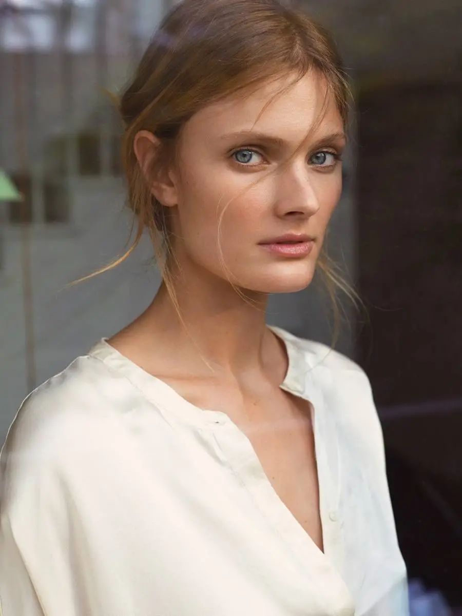 imagen 13 de Zara Home presenta su colección de lencería con Constance Jablonski.