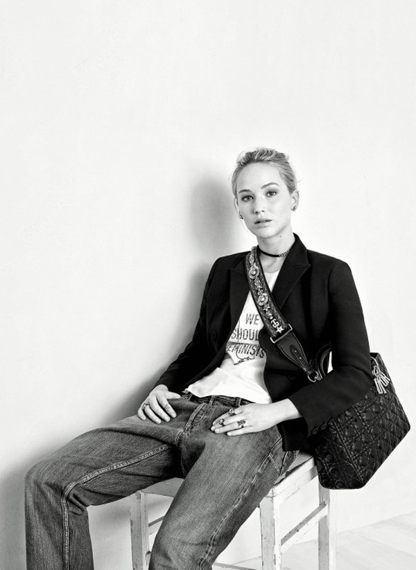 imagen 1 de Jennifer Lawrence en blanco y negro para Dior.