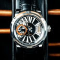 Whisky Watch: el reloj que contiene una gota del whisky más antiguo del mundo.