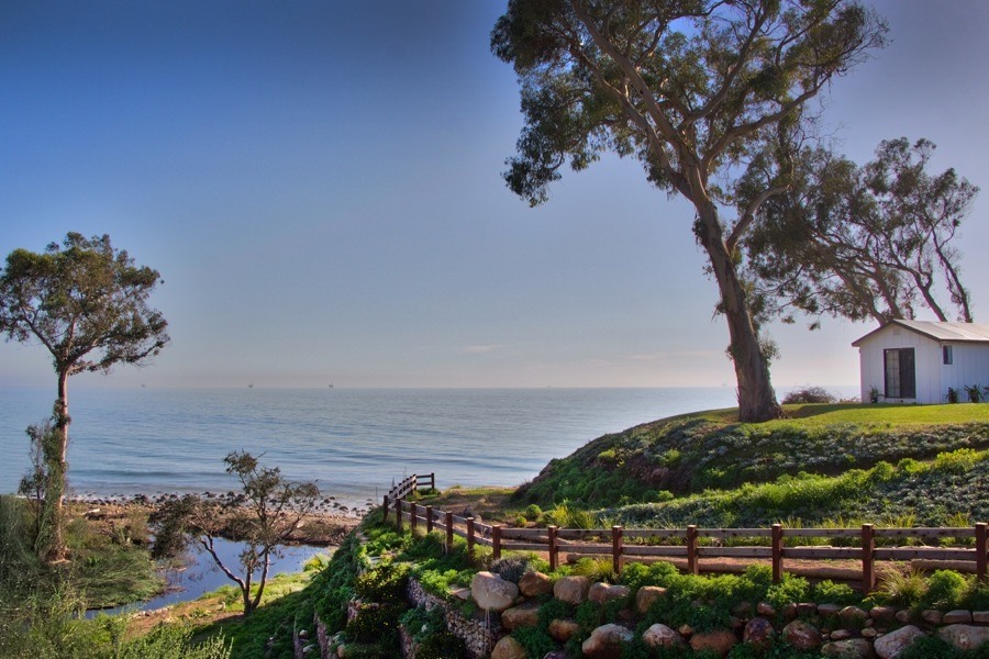 imagen 10 de Kevin Costner vende su idílica y modesta casa, con playa privada, de California.