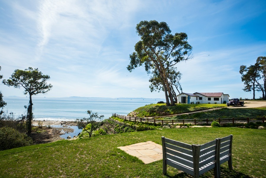 imagen 9 de Kevin Costner vende su idílica y modesta casa, con playa privada, de California.