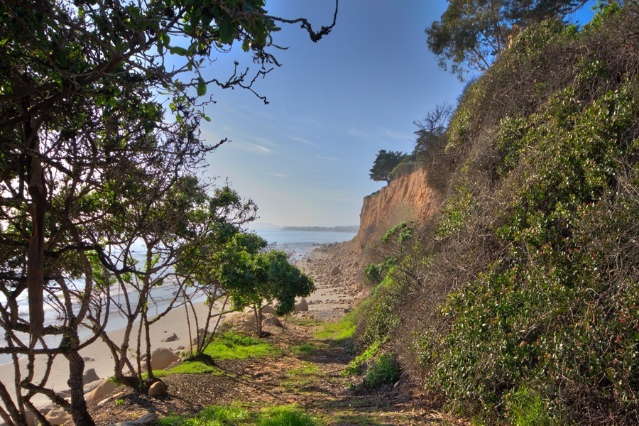 imagen 21 de Kevin Costner vende su idílica y modesta casa, con playa privada, de California.
