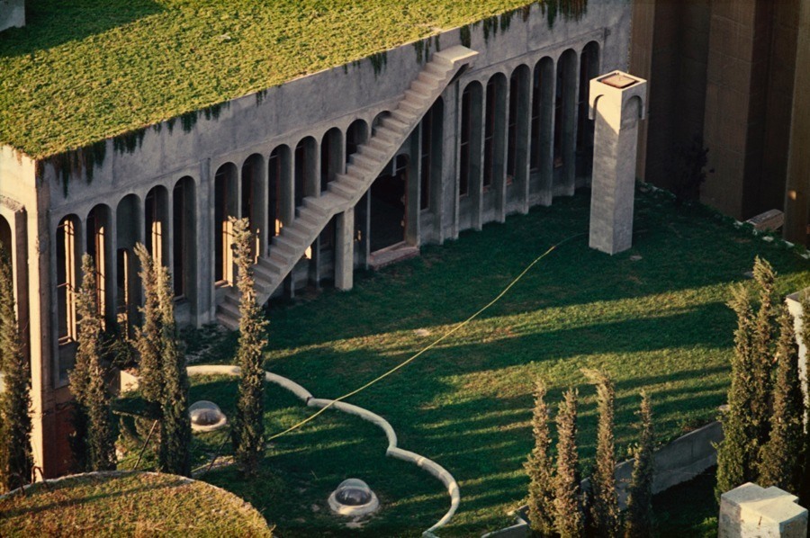 imagen 15 de La fábrica de cemento de Bofill, una de las mansiones más bellas del mundo.
