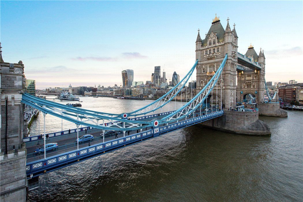 imagen 10 de A la venta un ático de película con vistas al Támesis y al puente de Londres.