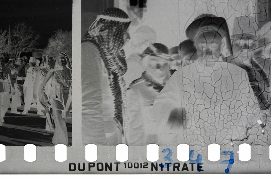 imagen 5 de Akram Zaatari, el reverso y el anverso de la fotografía libanesa.