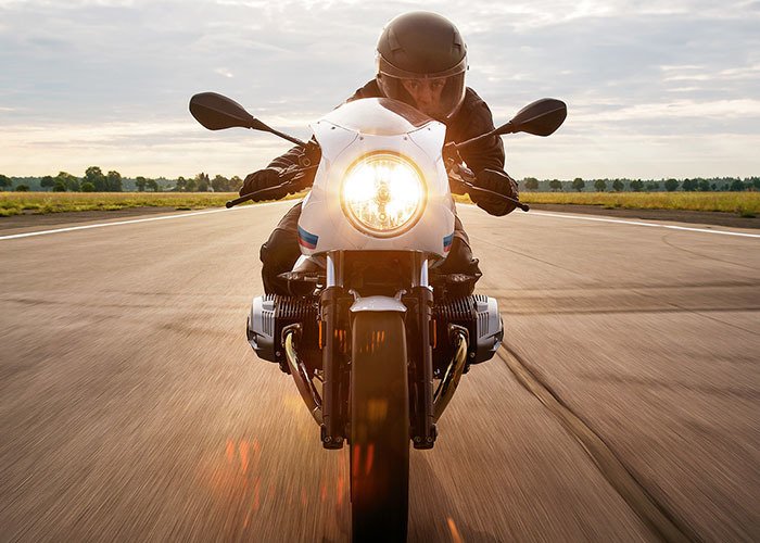 imagen 20 de BMW R nineT Racer. La motocicleta para contar tus sueños al asfalto.