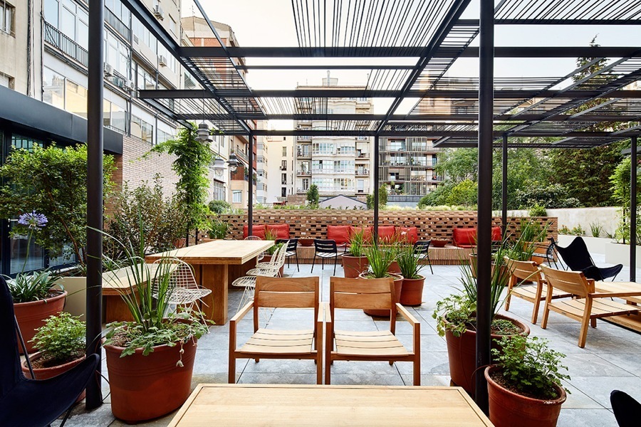 imagen 5 de Patio, una terraza con sabor a carne… En Barcelona.
