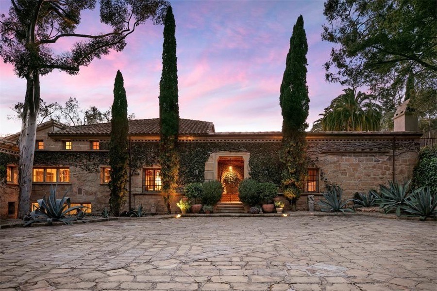 imagen 12 de Ellen DeGeneres vende su romántica mansión en California por 45 millones de dólares.