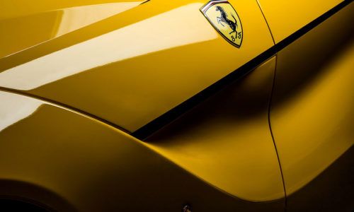 Carlex Design mejora el Ferrari F12 Berlinetta de Pininfarina.
