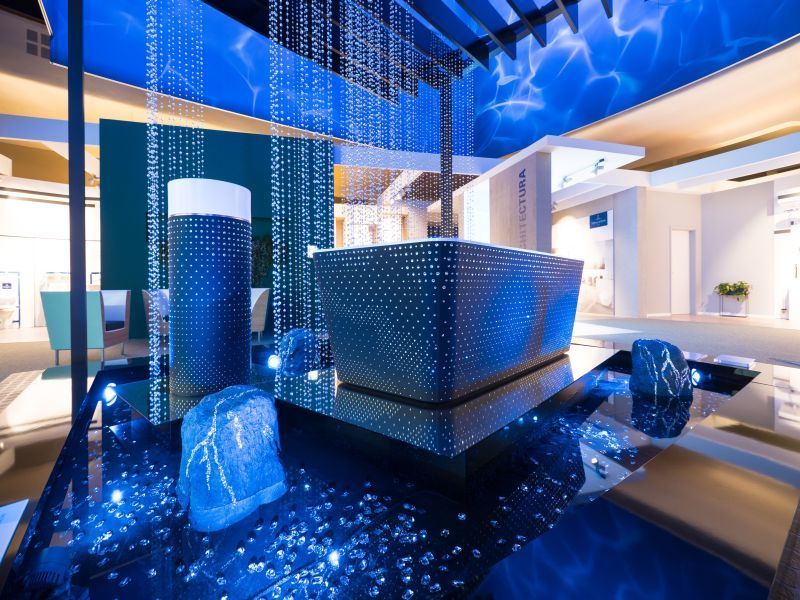 imagen 5 de La bañera de Villeroy & Boch que brilla con 5000 cristales de Swarovski.