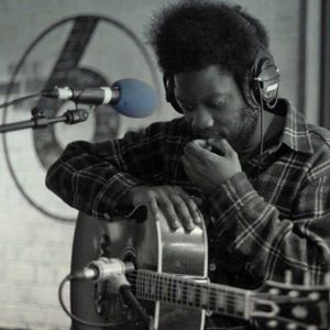 Michael Kiwanuka y la poesía de la transformación.