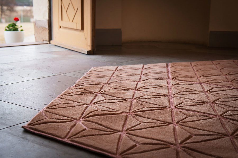 imagen 4 de Jigsaw Rug: alfombras geométricas suecas que se montan como un puzzle.