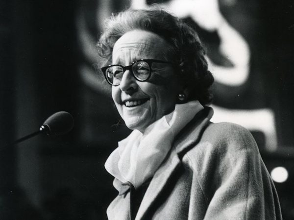 Barbara Ward, la economista que defendió el desarrollo sostenible antes de que el término existiese.