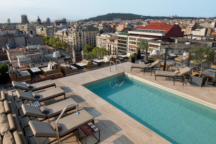imagen 10 de La Dolce Vita del Majestic, el hotel de lujo con más historia de Barcelona, comienza en su terraza.