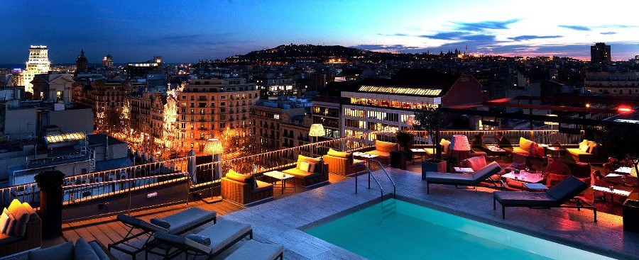 imagen 11 de La Dolce Vita del Majestic, el hotel de lujo con más historia de Barcelona, comienza en su terraza.