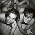 Mario Testino desnuda el erotismo, la anatomía, la fotografía y el arte.