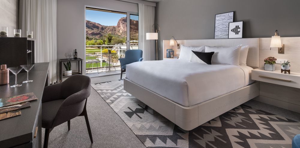 imagen 7 de Mountain Shadows, un hotel de lujo renovado entre el desierto y un campo de golf, en Arizona.