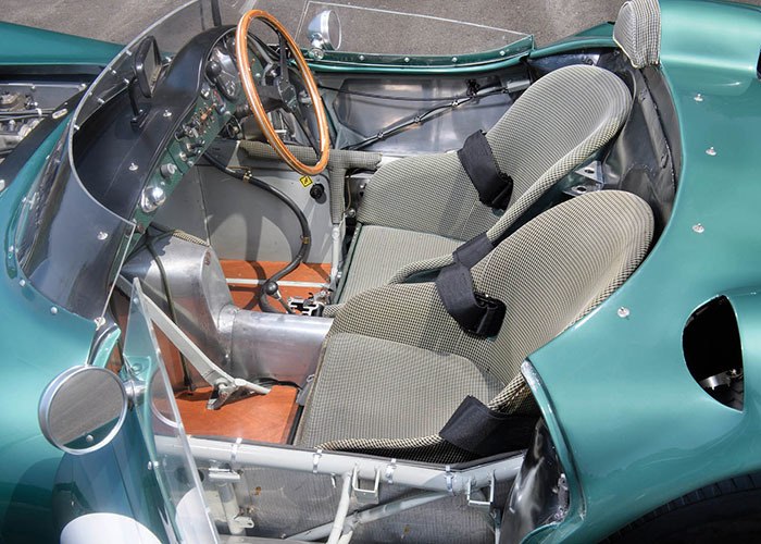 imagen 23 de El Aston Martin DBR1 que puede llegar a ser el coche británico más caro de la historia.