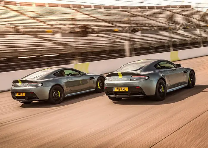 imagen 12 de Aston Martin Vantage AMR. Un día en las carreras. Y otro. Y otro.
