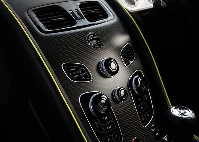 imagen 21 de Aston Martin Vantage AMR. Un día en las carreras. Y otro. Y otro.