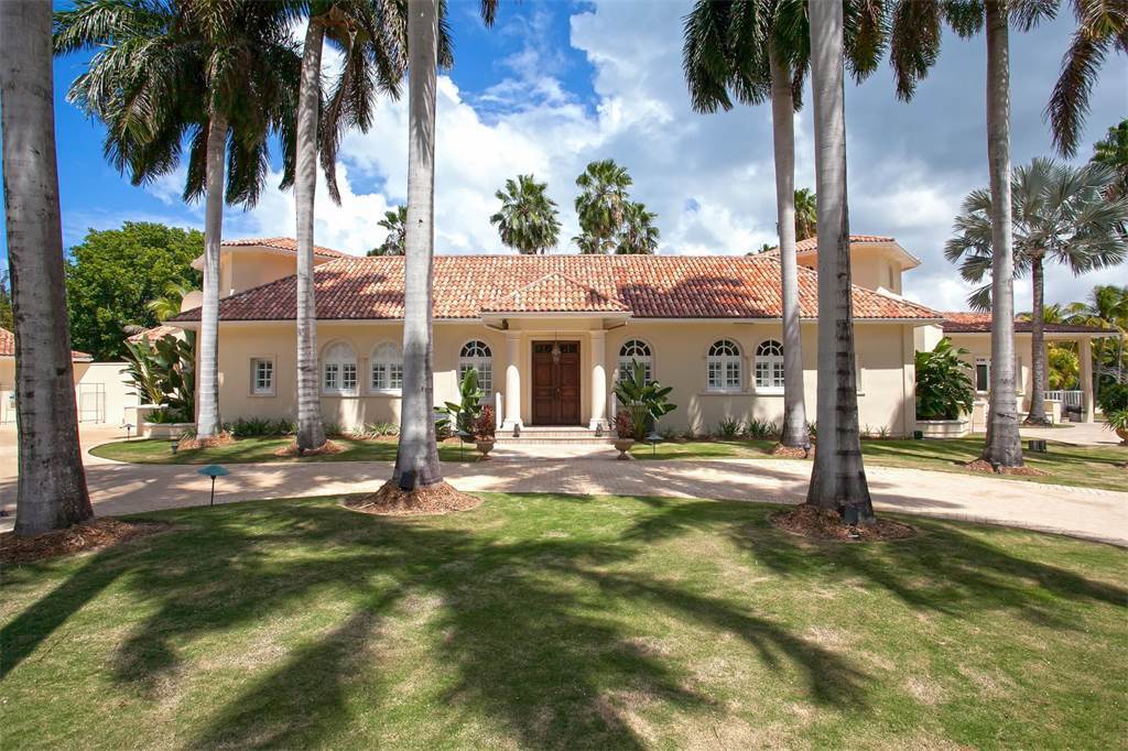 imagen 10 de Donald Trump vende su mansión en la caribeña isla de St. Martins.