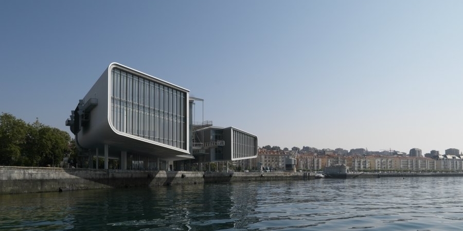 El nuevo centro de arte de la Fundación Botín abre sus puertas en Santander.