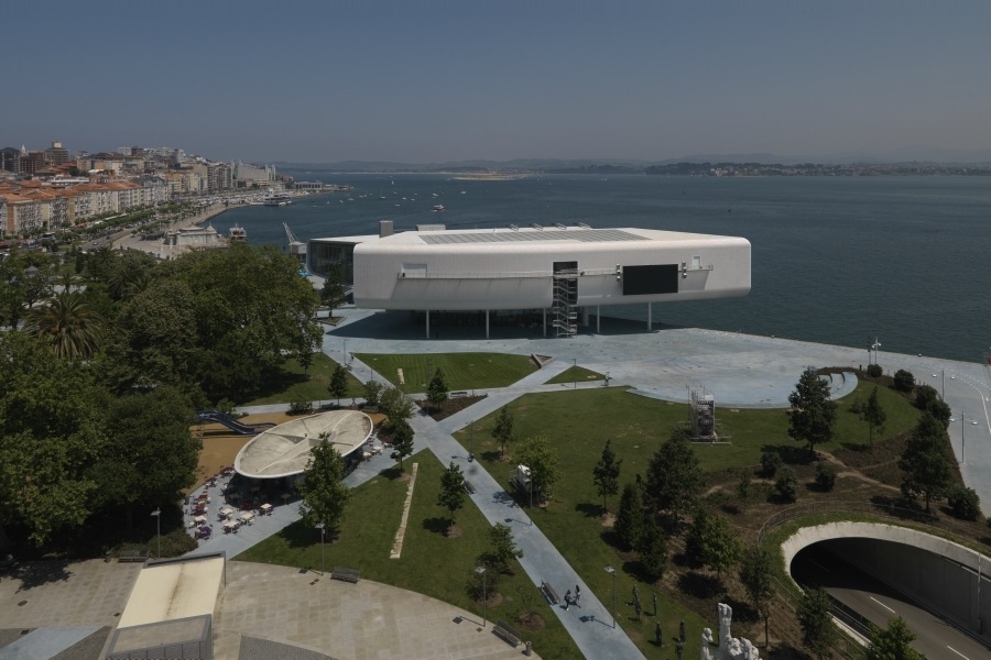 imagen 15 de El nuevo centro de arte de la Fundación Botín abre sus puertas en Santander.