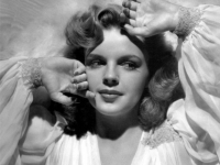 imagen de Judy Garland y el camino de baldosas amarillas.