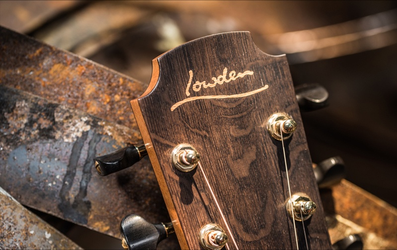 imagen 4 de La primera guitarra de madera de barricas de whisky.
