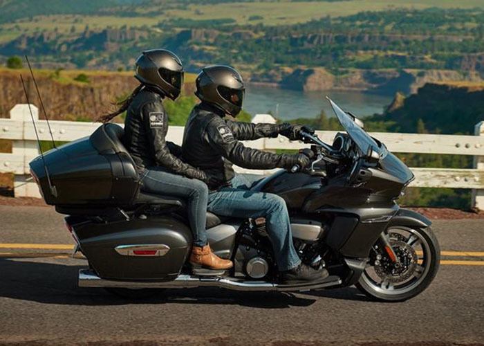 imagen 1 de Yamaha Star Venture 2018. Una motocicleta enorme.