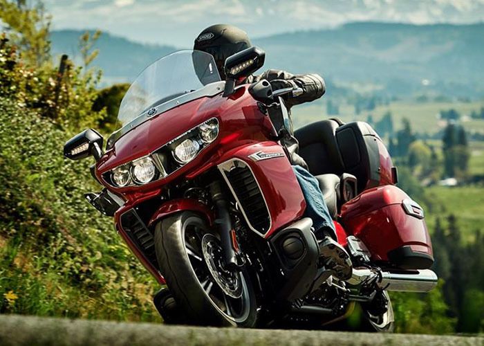imagen 16 de Yamaha Star Venture 2018. Una motocicleta enorme.