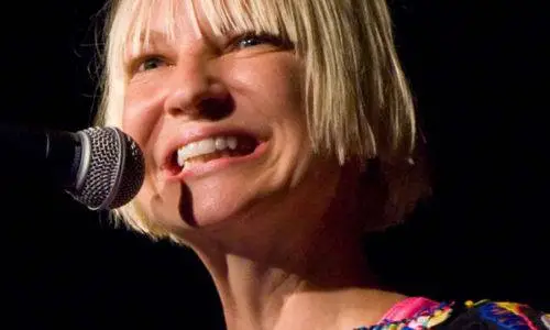 La australiana Sia estrena una balada solidaria contra el Sida.