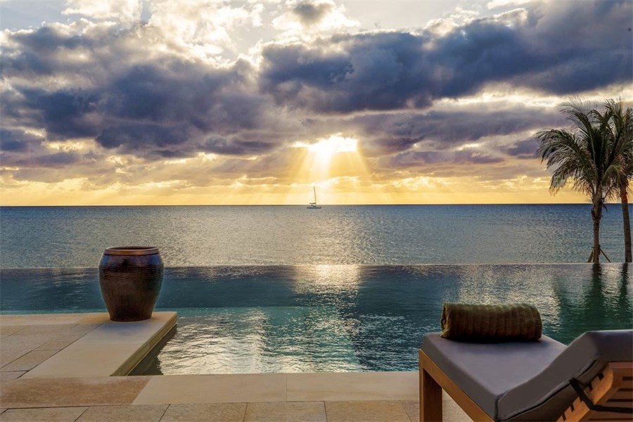 imagen 12 de Se vende una piscina infinita en las Bahamas (casa incluida).