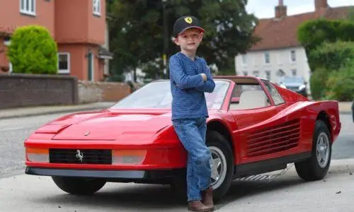 El coche de juguete más caro del mundo es un Ferrari.