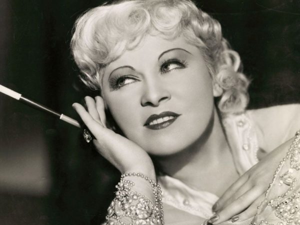 Mae West, la mujer que se atrevió a reconocer que cuando era mala… era mucho mejor.