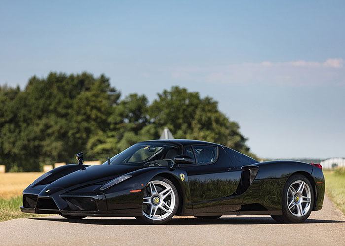 imagen 2 de Que nos da lo mismo que este Ferrari Enzo sea negro.