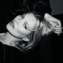Reserved cuenta con Kate Moss para presentar su invierno en blanco y negro.