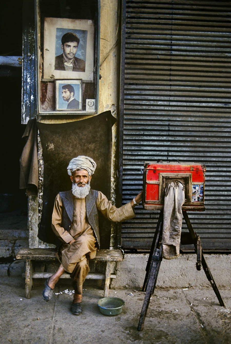 imagen 12 de Guerra y belleza: la mirada afgana de Steve McCurry.
